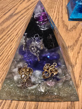 Load image into Gallery viewer, Medium Black Tourmaline Orgonite EMF Protection/Chakra Healing Pyramid 10-5 Symm
